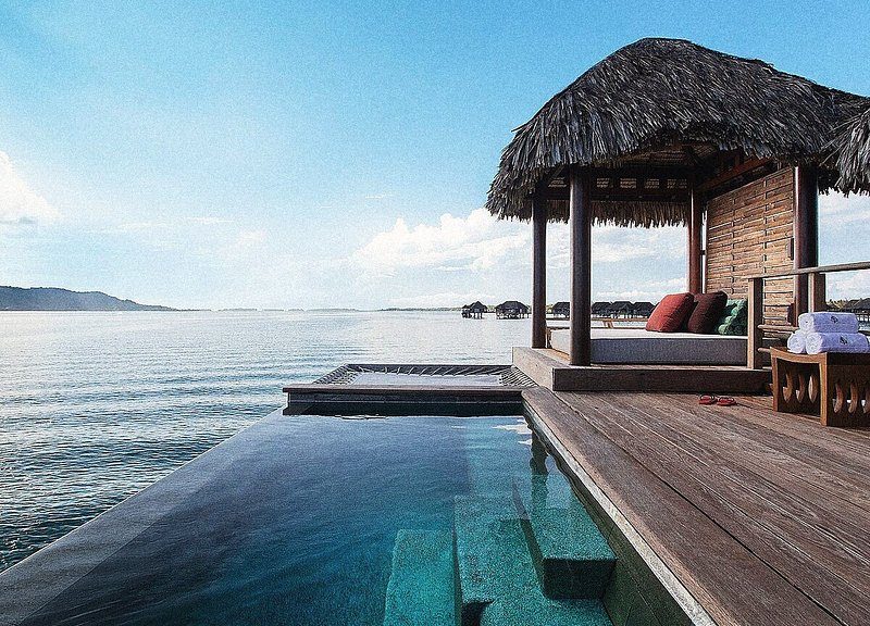Hotel dan Resort Mewah dengan View Laut yang Menakjubkan