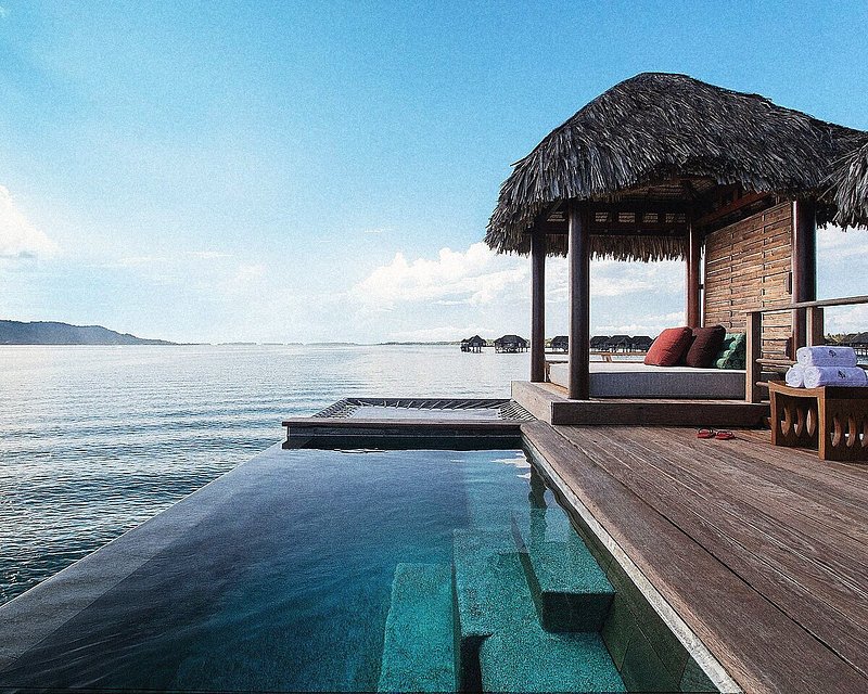Hotel dan Resort Mewah dengan View Laut yang Menakjubkan