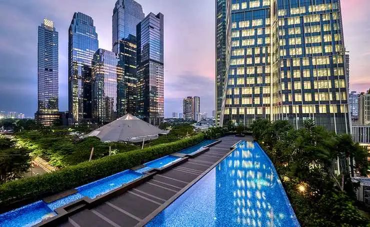 Hotel Mewah dengan Fasilitas Lengkap untuk Staycation